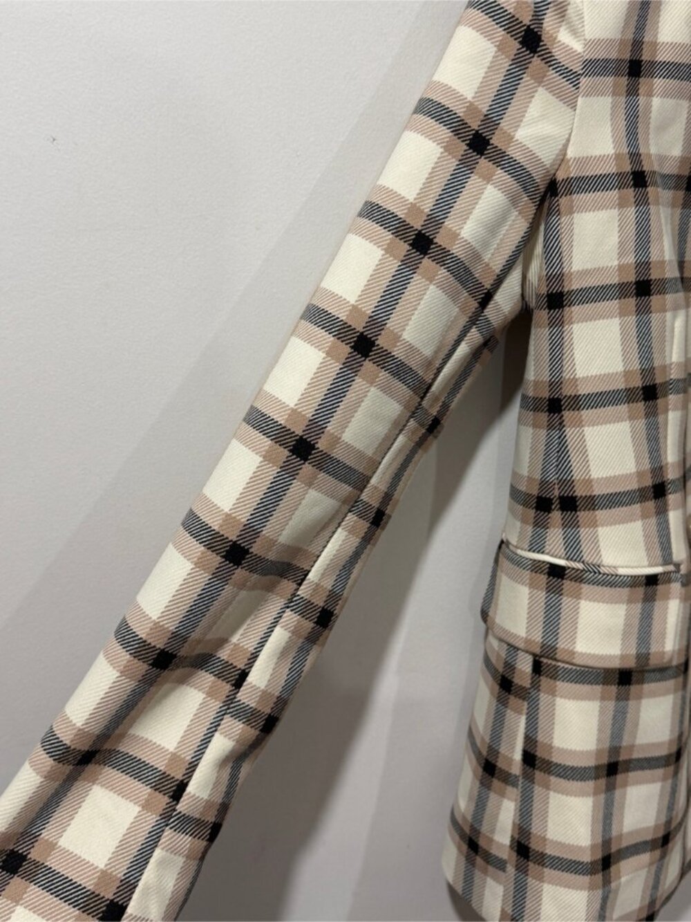 H&M Plaid Blazer Jacket | Beige & Black Check | XS - Picture 3 of 9